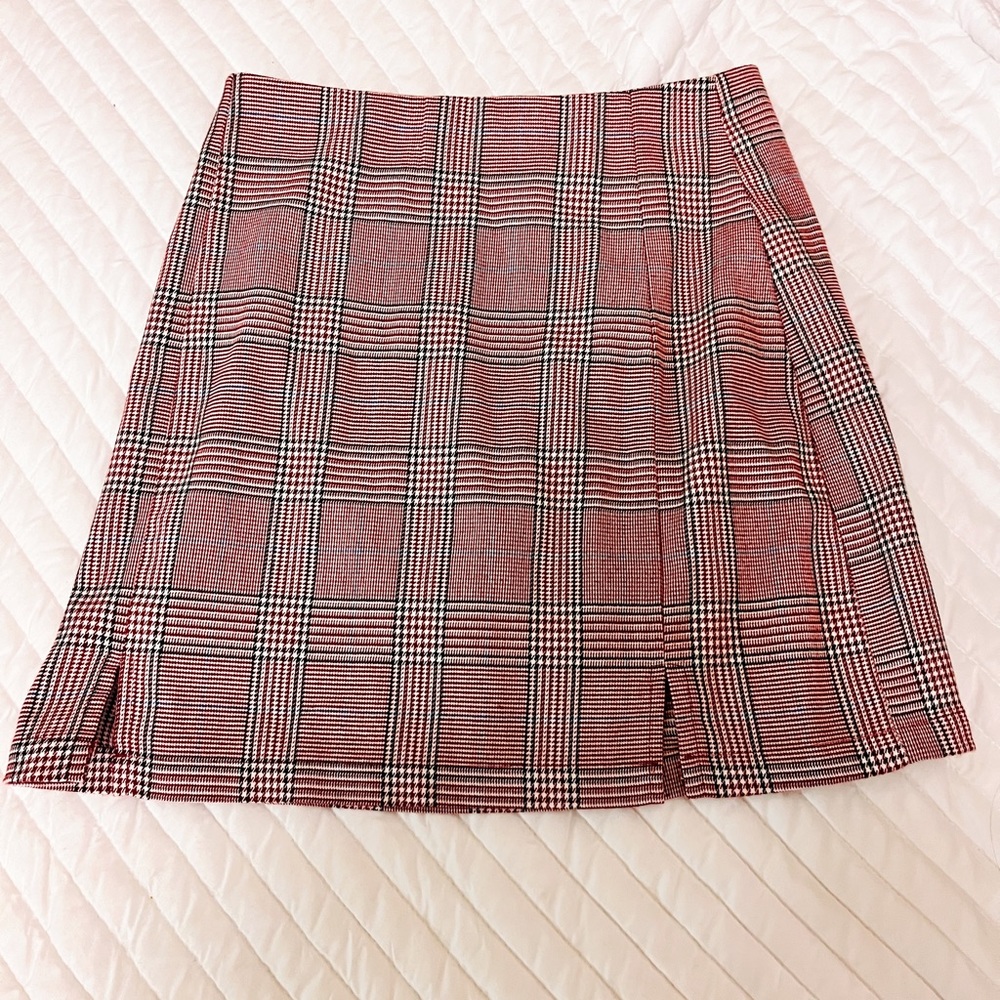 Rare Brandy Melville Plaid Skirt, Light Red Plaid Mini Skirt. Not Sold Anymore